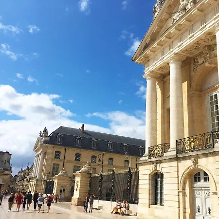 Le Lion Des Ducs : Centre Historique De Apartment
